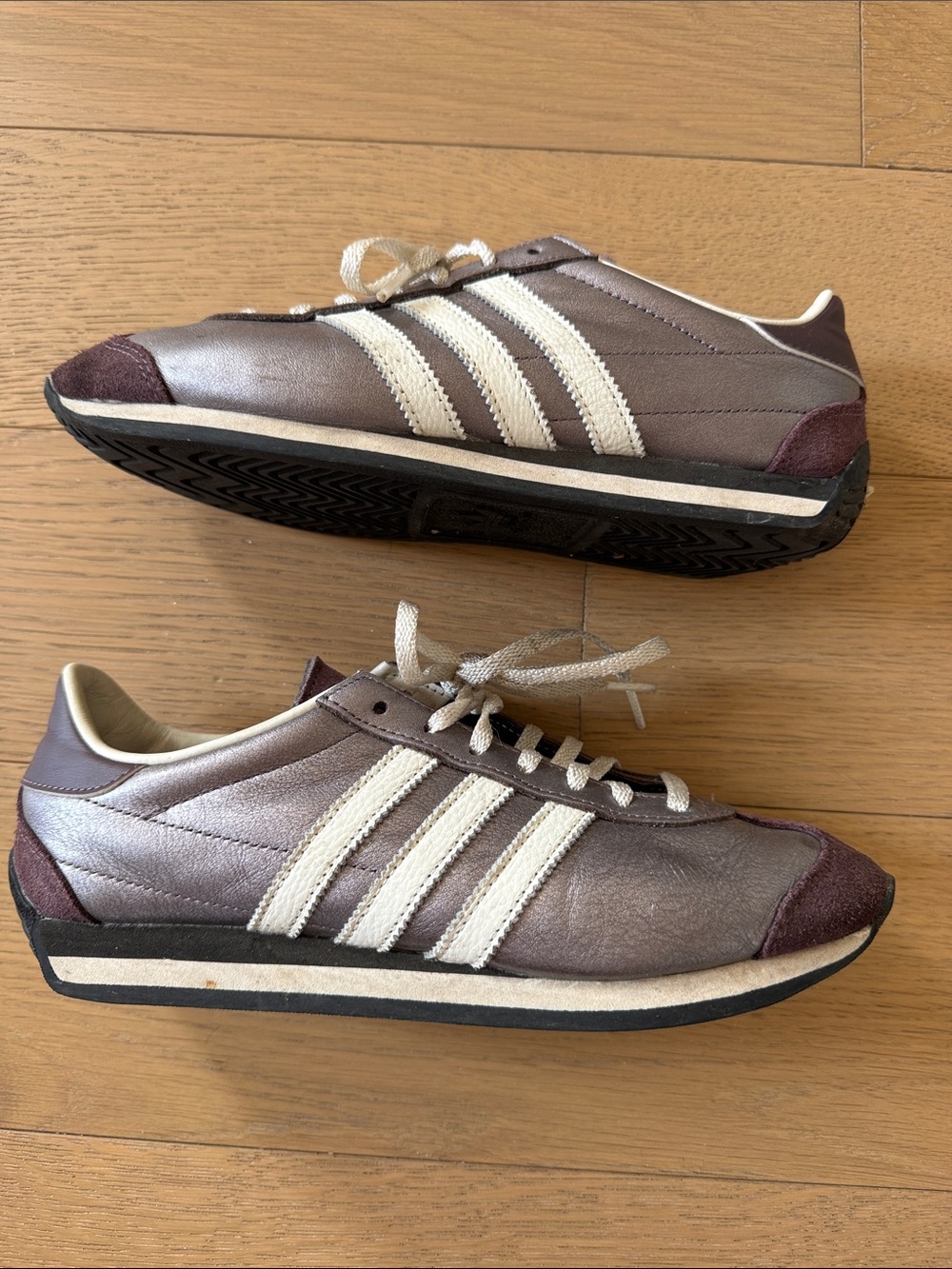 adidas originals COUNTRY OG women’s Metallic Mauve Sneakers size 8